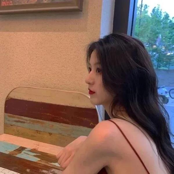 在我姐姐的婚纱里